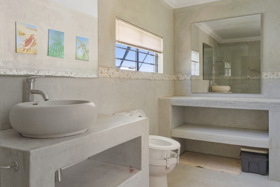 5 Bedroom Property for Sale in Myburgh Park Western Cape